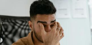 Stress rings in eyes