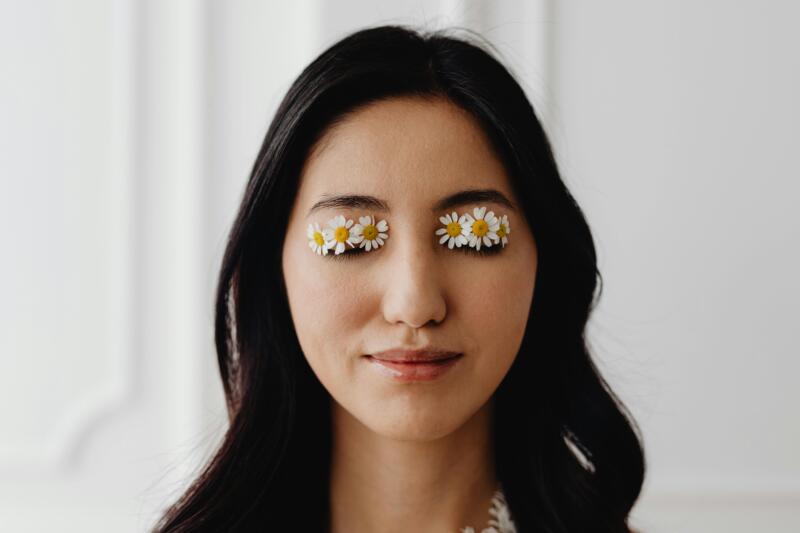 Dark eyelids