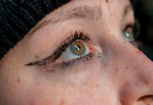 Hooded eyes