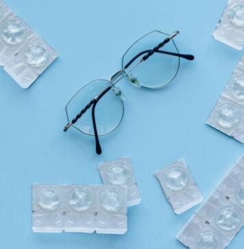 Glasses That Make You Look Younger